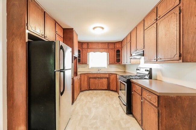 Photo - 109 Howle Ave