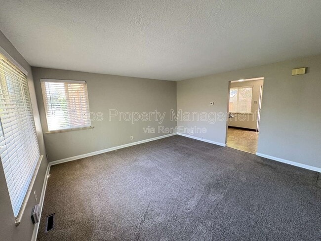 Photo - 1665 Pierce St