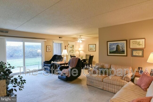 Photo - 1631 Edgewood Pl Condo