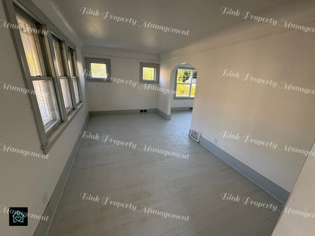 Photo - 17390 Waltham St