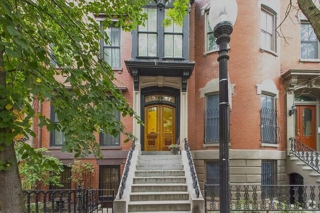 Building Photo - 2 Worcester Sq Unit Worcester Sq Rental