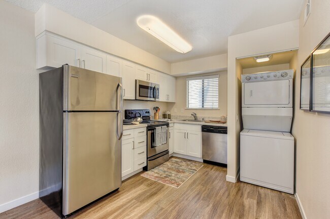 Kitchen with Washer/Dryer