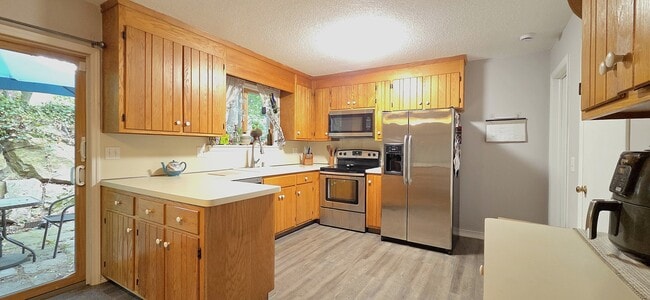 Photo - 58 Aiken St Unit A