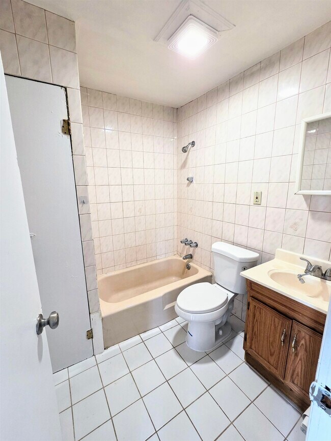 Photo - 17 Halstead St Condo Unit 1 front