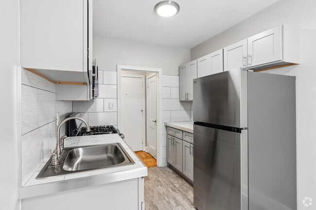 1BR, 1BA - 550SF - Kitchen