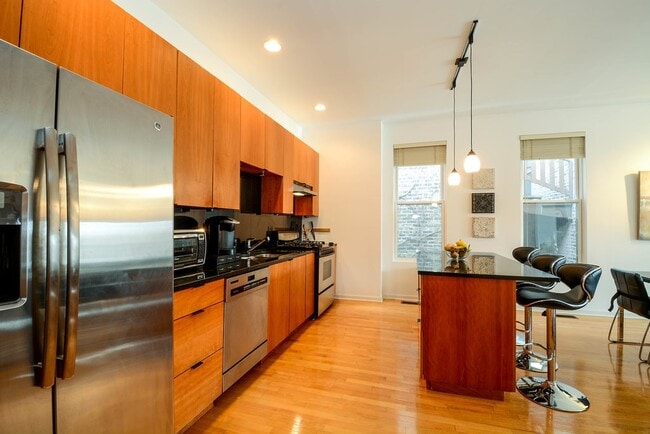Photo - 1407 N Wicker Park Ave Unidad 1