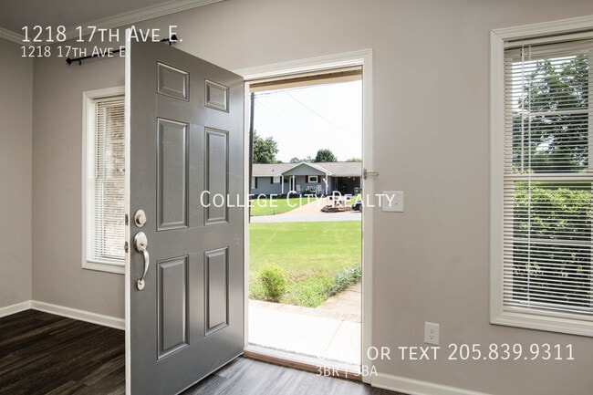 Photo - 1218 17th Ave E