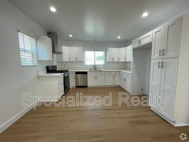 Building Photo - 1135 Scofield Dr Rental