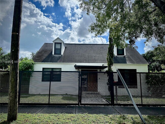 Photo - 742 NW 50th St