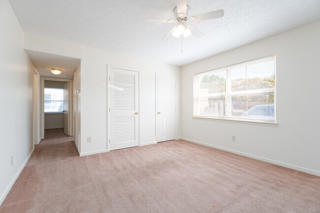 633 Princeton Pkwy Unit 8