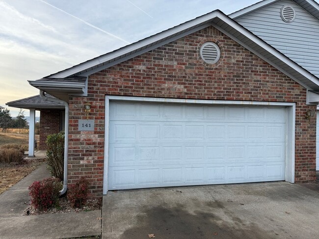 Building Photo - 141-145 Northridge Drive Unit 141