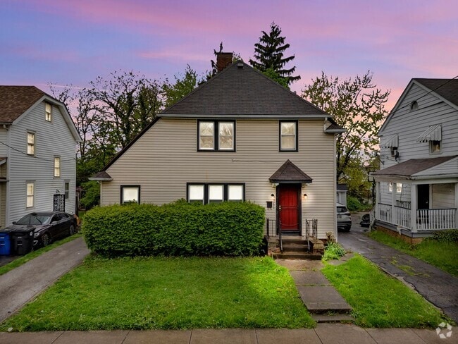 Building Photo - Single Family Home