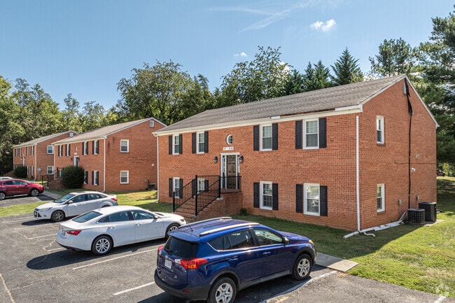 Photo - Cardinal's Crest Apartments