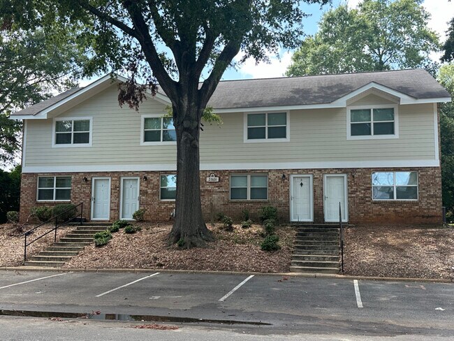 Photo - 2504 Redwood Ct Unidad 3 Rental