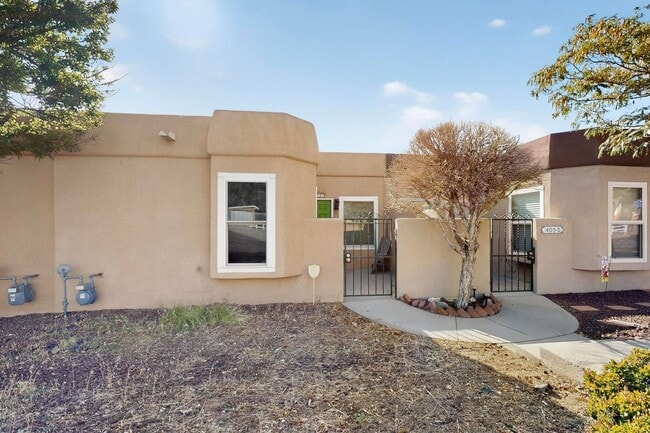 Building Photo - NE 2 Bedroom 2 Bath with Garage Rental