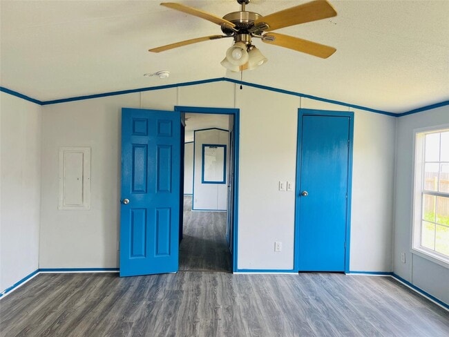 Photo - 2525 Oyster Creek Bend