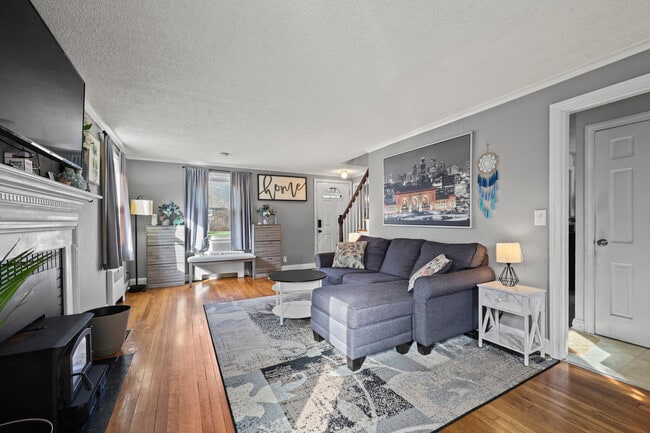 Photo - 133 Robbins Ave