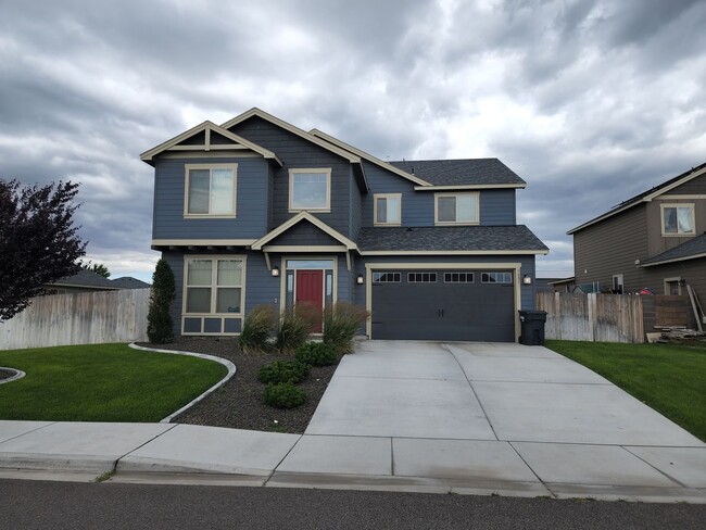 Building Photo - Beautiful West Pasco Home