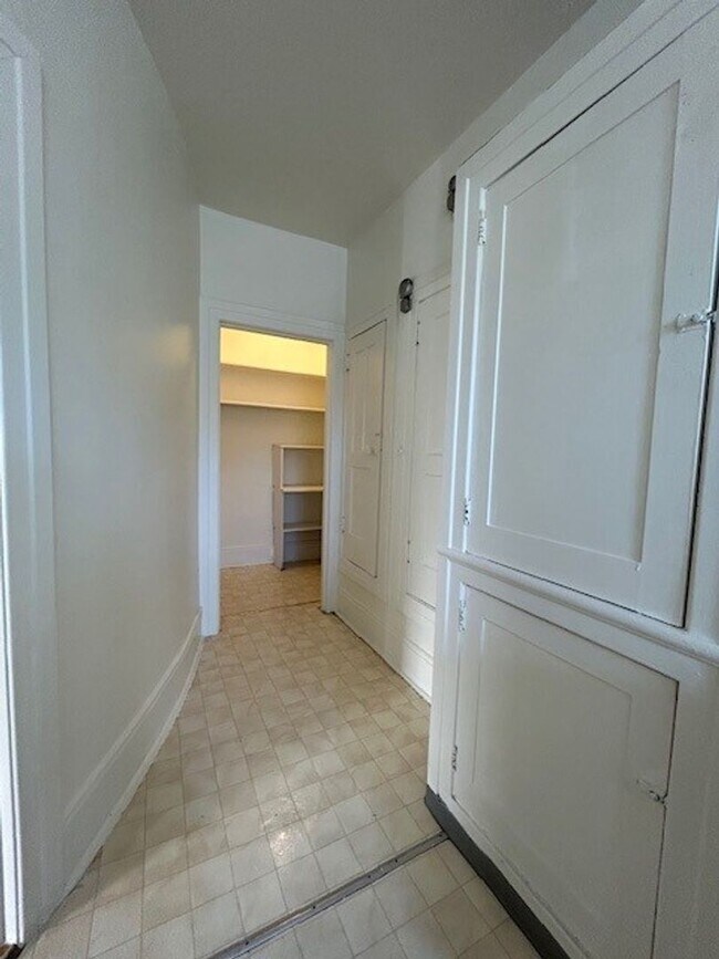 Photo - 1 Bed 1 Bath- with Hardwood Floors in Down... Unit 17