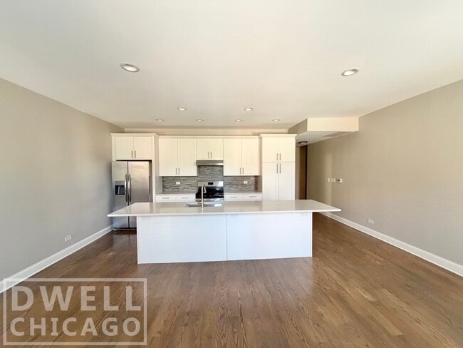 Photo - 4101 N Lincoln Ave Unit 4103