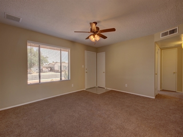 Photo - 651 E Glade Ave