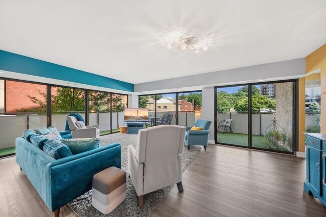 Photo - 5300 Columbia Pike Unit # 315