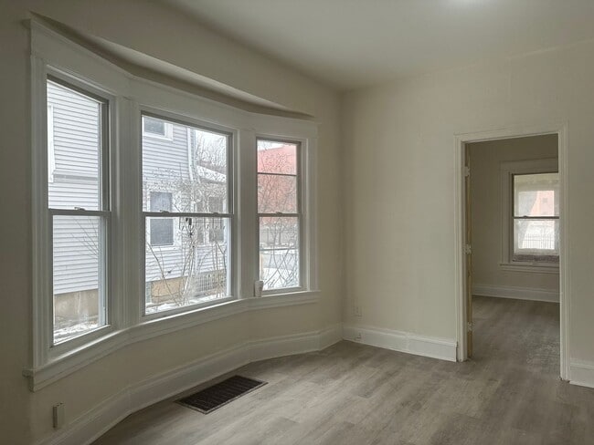 Photo - 85-87 Pullman Ave Unidad 87 DN