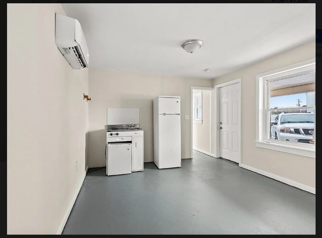 Building Photo - 205 E Main St Unit 7