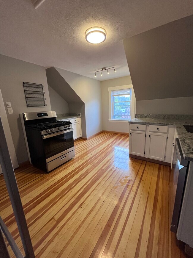 Photo - 49 Phillips Ave Unit 3