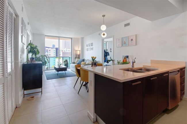 Photo - 333 NE 24th St