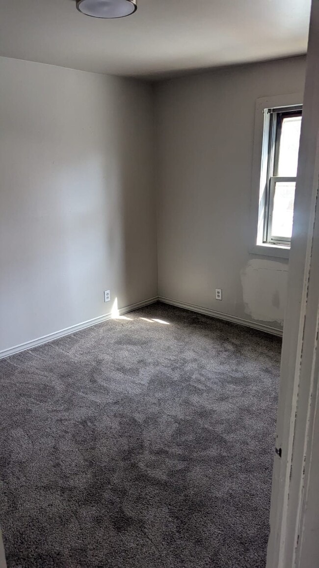 2434 S 9th Pl Unidad Back House