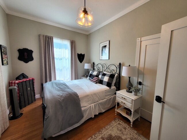 Photo - 119 Commercial St