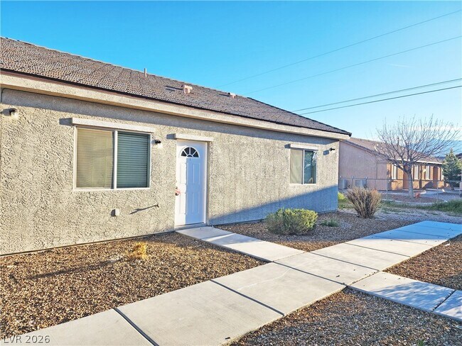 Photo - 1121 Sixshooter Ave