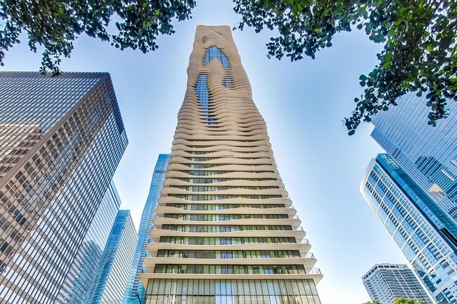 Building Photo - 225 N Columbus Dr Unit 6604