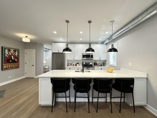 Photo - 2641 W Carmen Ave Unidad 2