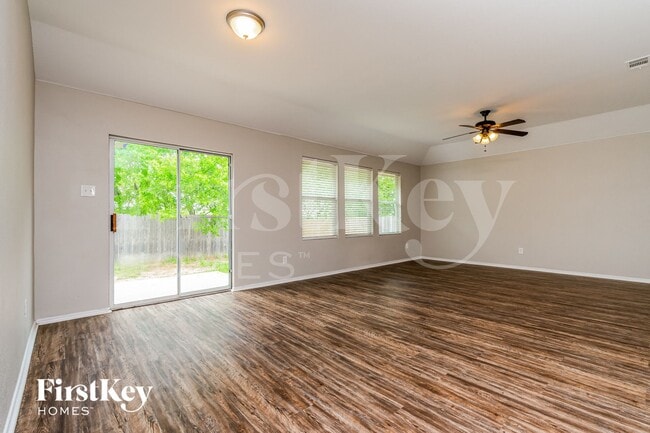 Photo - 3908 Windy Point Dr