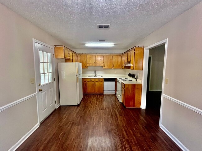 Photo - 14-16 Stonecreek Drive Unit 16 Stonecreek Drive
