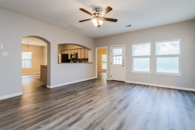 Photo - 985 Oak Falls Dr