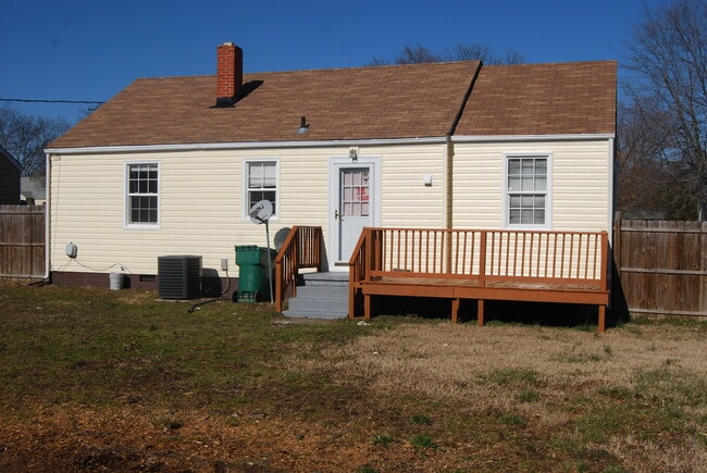 Photo - 1811 Binford Ln