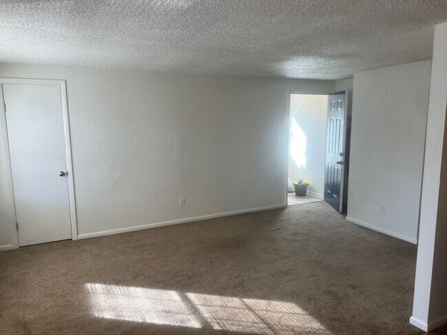 Photo - Hickory Street Unidad B