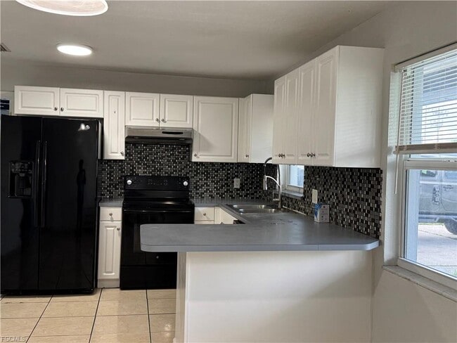 Photo - 2328 Country Club Blvd