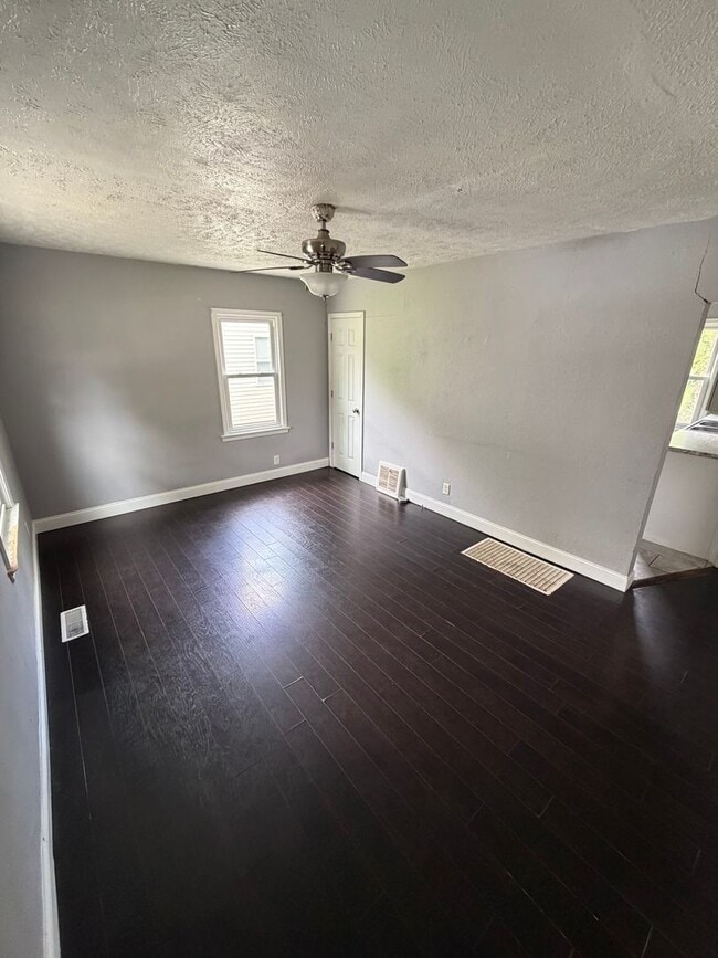 Photo - 3128 S 4th St
