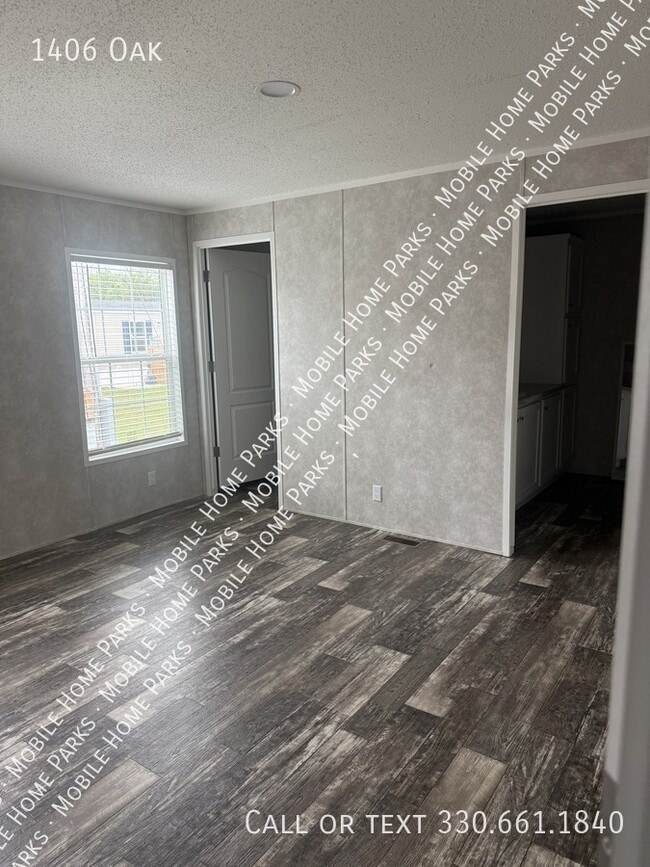 Photo - 1406 Oak-