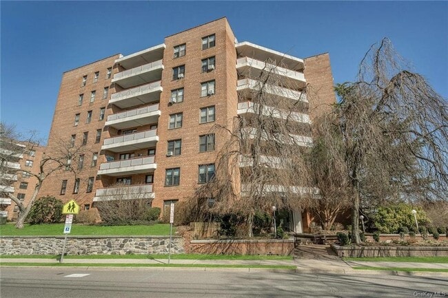 315 King St 5E  