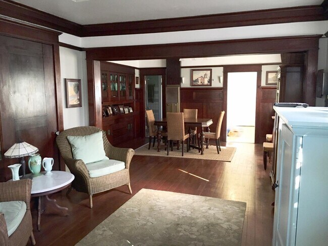 738 Main St
