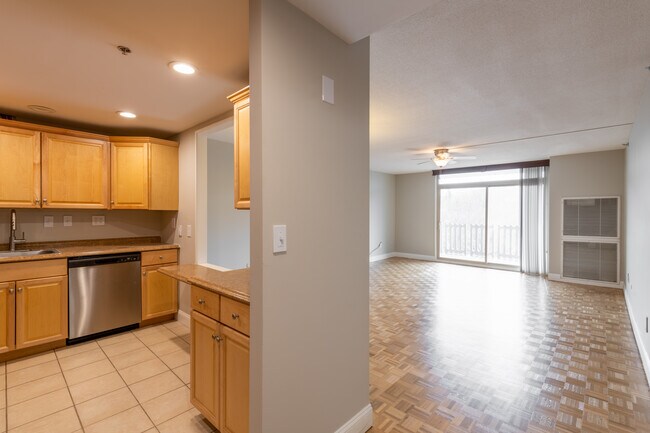 1BR, 1BA - 1,000SF