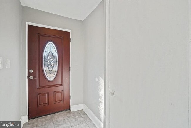 Photo - 207 Kennedy St NW