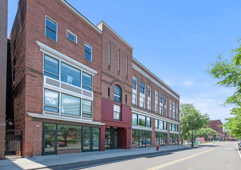 The Hartford Carriage House - 111 Allyn Street