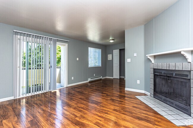 1BR, 1BA - 3rd Floor 705SF - Living Room