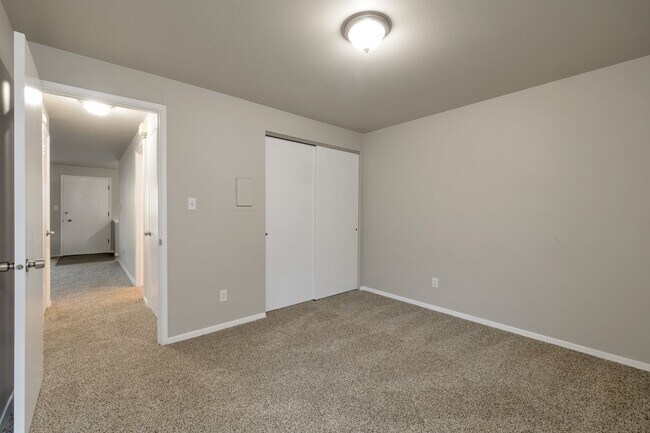 Photo - Garden Square Apartments